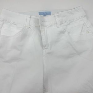 DraperJames white straight leg pants. Size 6/26" inseam